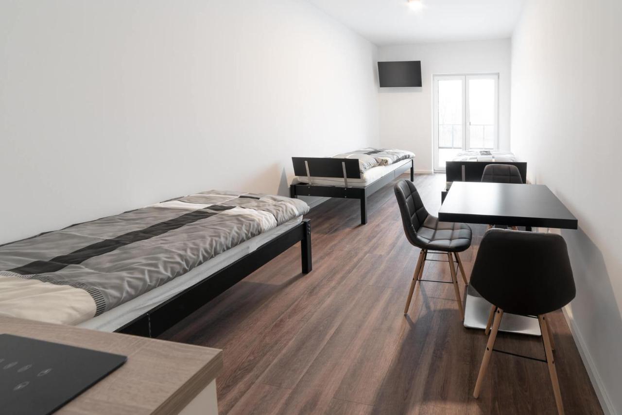 Monteurzimmer Berlin Pankow Mit Dachterrasse - Nur 10 Min. Von Der A10 - 3 Zimmer/ 7 Betten Экстерьер фото