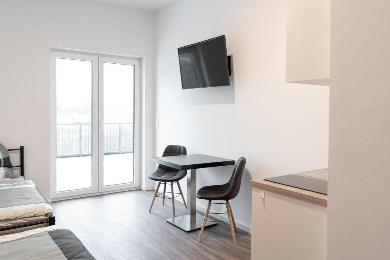 Monteurzimmer Berlin Pankow Mit Dachterrasse - Nur 10 Min. Von Der A10 - 3 Zimmer/ 7 Betten Экстерьер фото